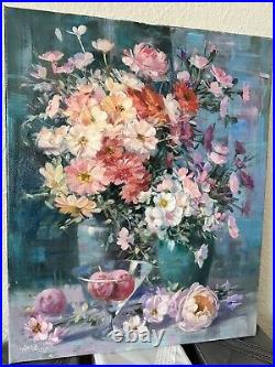 Still life flowers. Handmade. Oil on canvas. Not signed. No frame. 16/20 inches